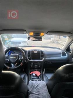 کرایسلەر 300